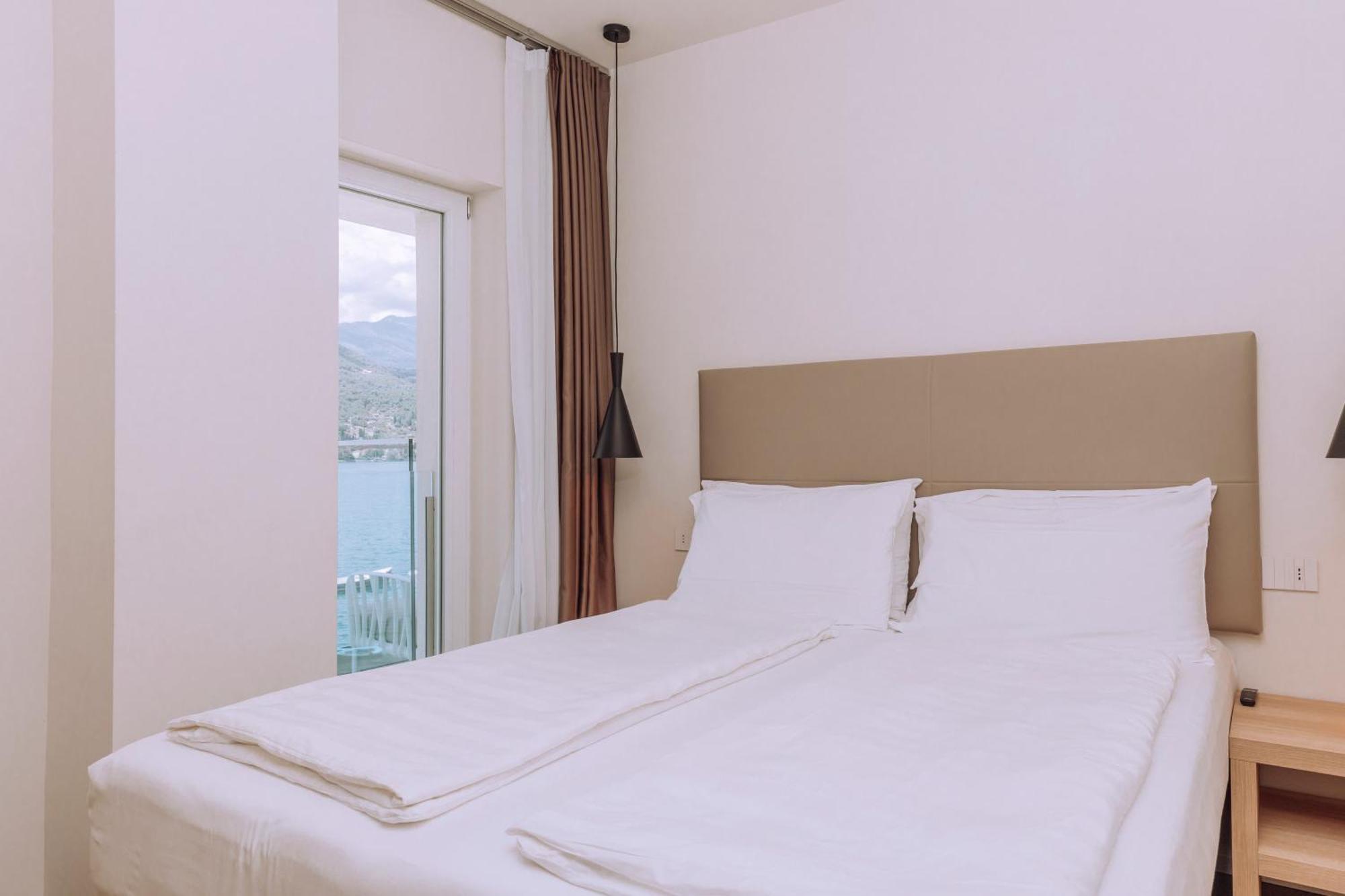 Ah Porticcioli Boutique Apartments San Felice del Benaco Dış mekan fotoğraf