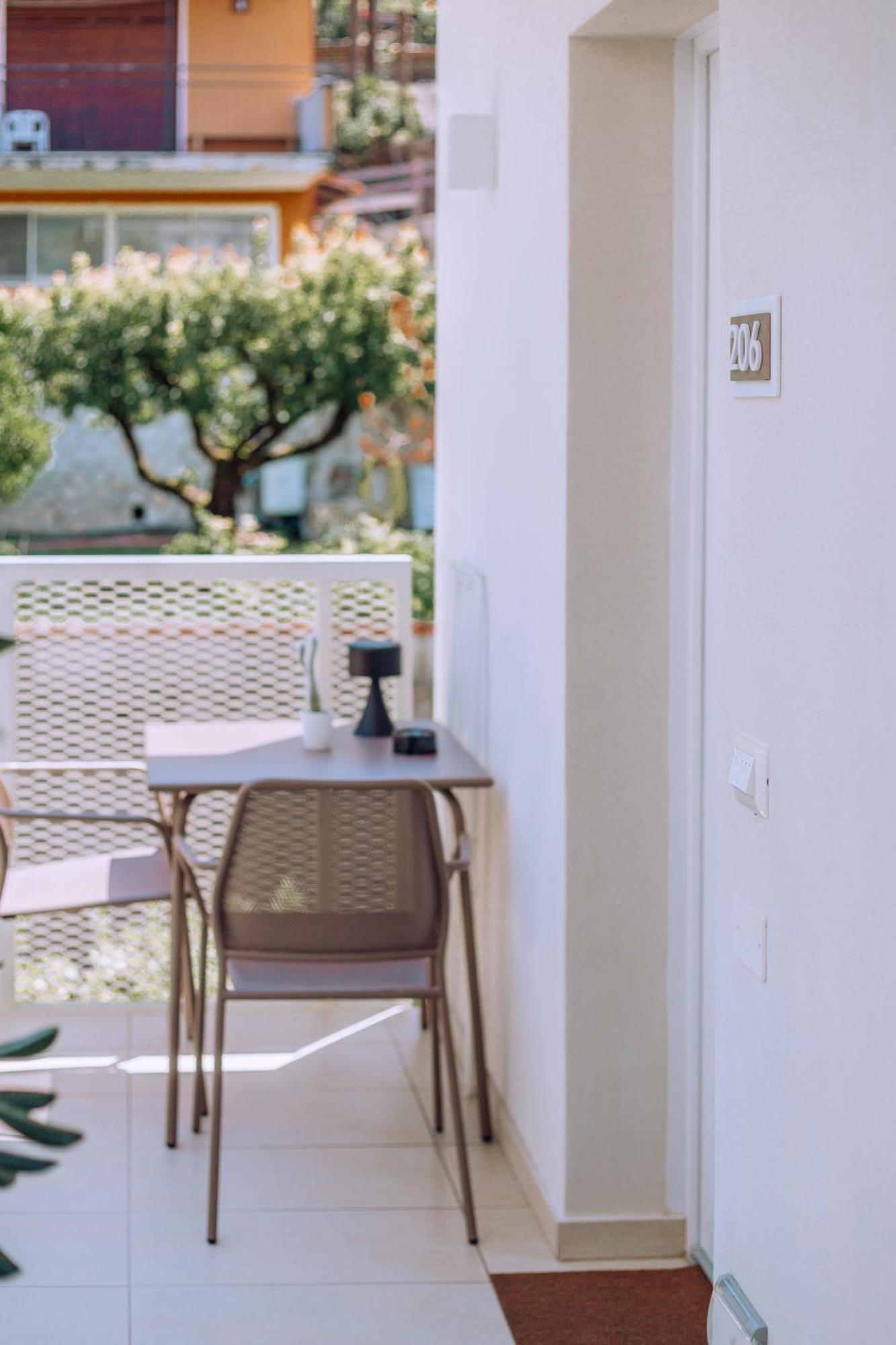 Ah Porticcioli Boutique Apartments San Felice del Benaco Dış mekan fotoğraf